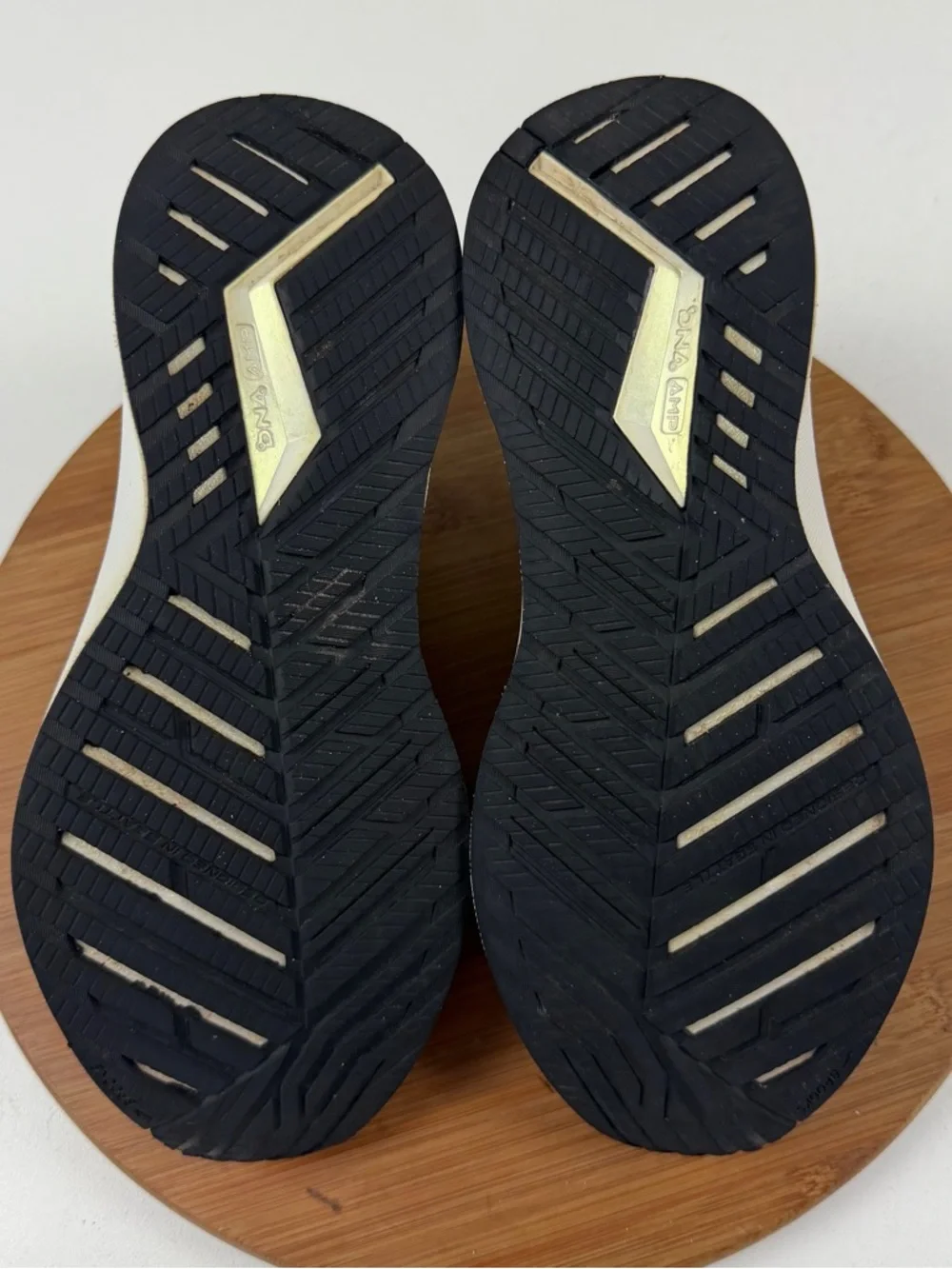 Brooks Bedlam 3 Women's Black & Metallic Running Shoes - Picture 8 of 10